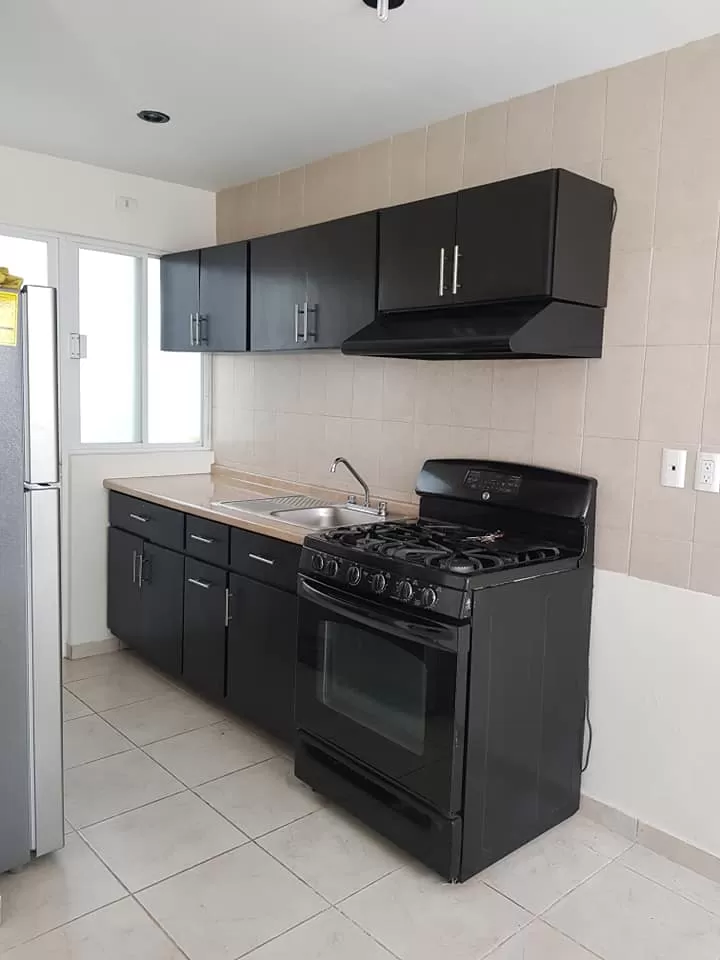 RENTA CASA PUERTA DE PIEDR